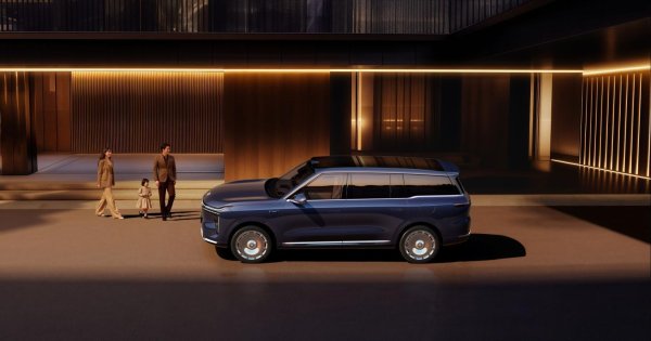 信通配资 “9系”又来新成员，智己LS9预售价33.69万元起